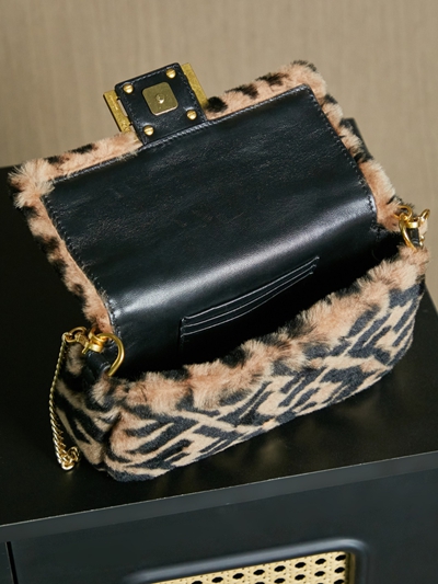 フェンディバッグ全体デザイン